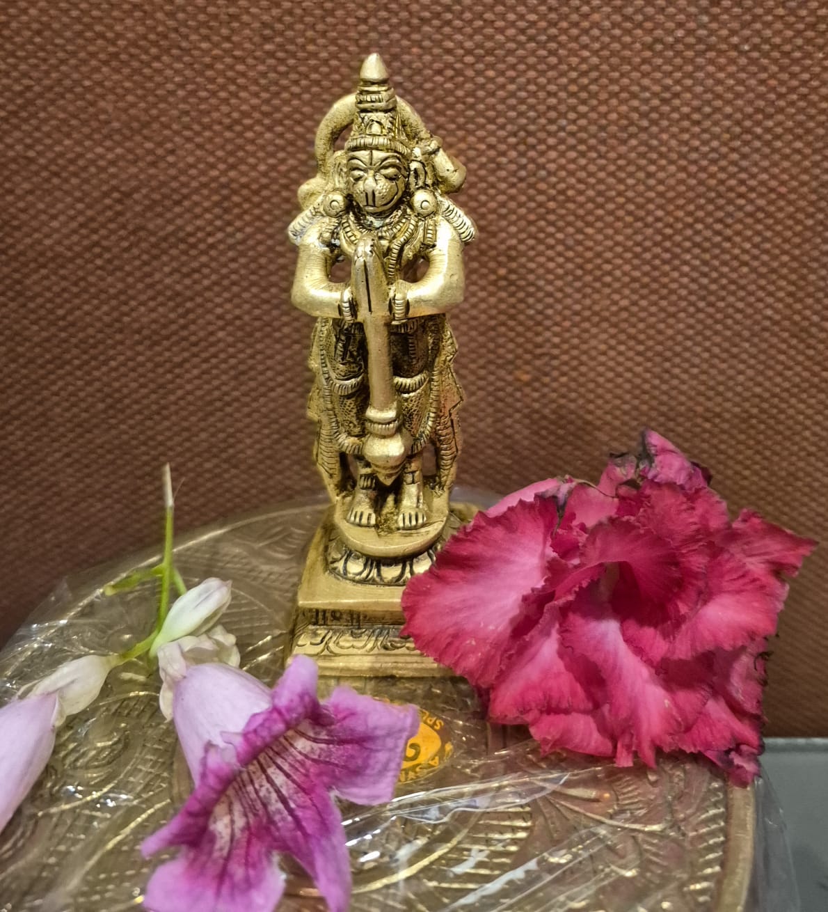 Hanuman brass 195gms ht 4inch