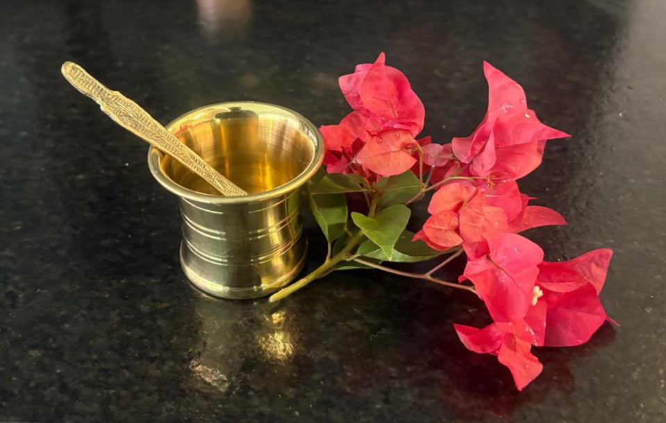 PANCHAPATHIRAM WITH SPOON BRASS (2.5 inch)