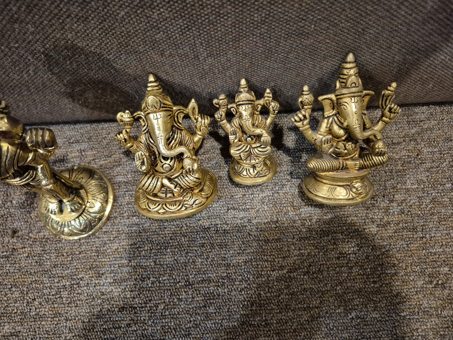 ganesha/wt 647gms/ht4inch