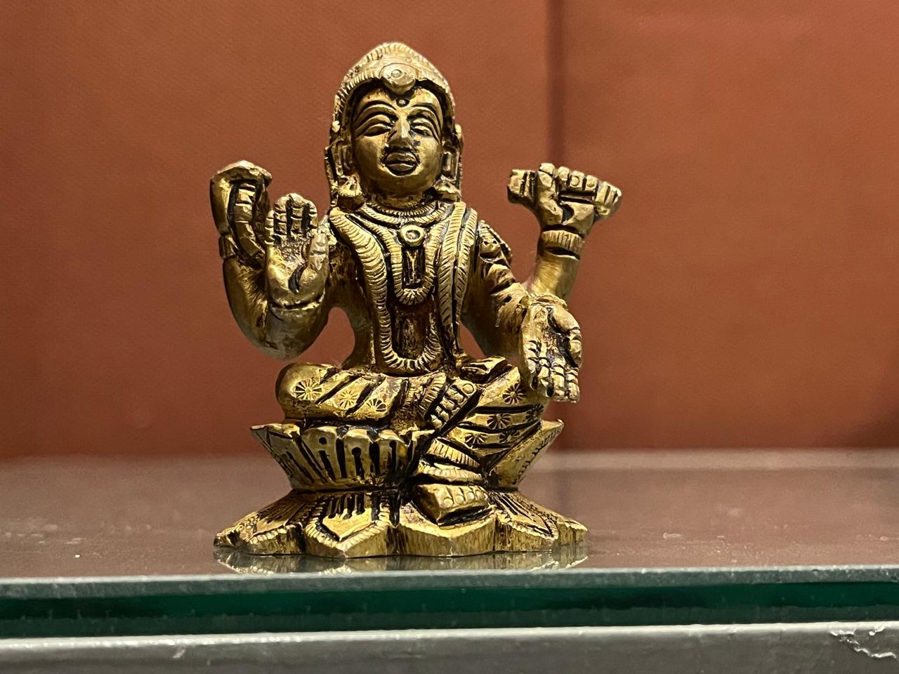 Thiripurasundari /230GM/2.75 inch