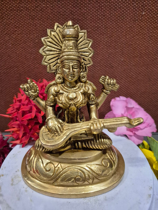 Saraswathi devi. Brass Wt777gms Ht 5inch