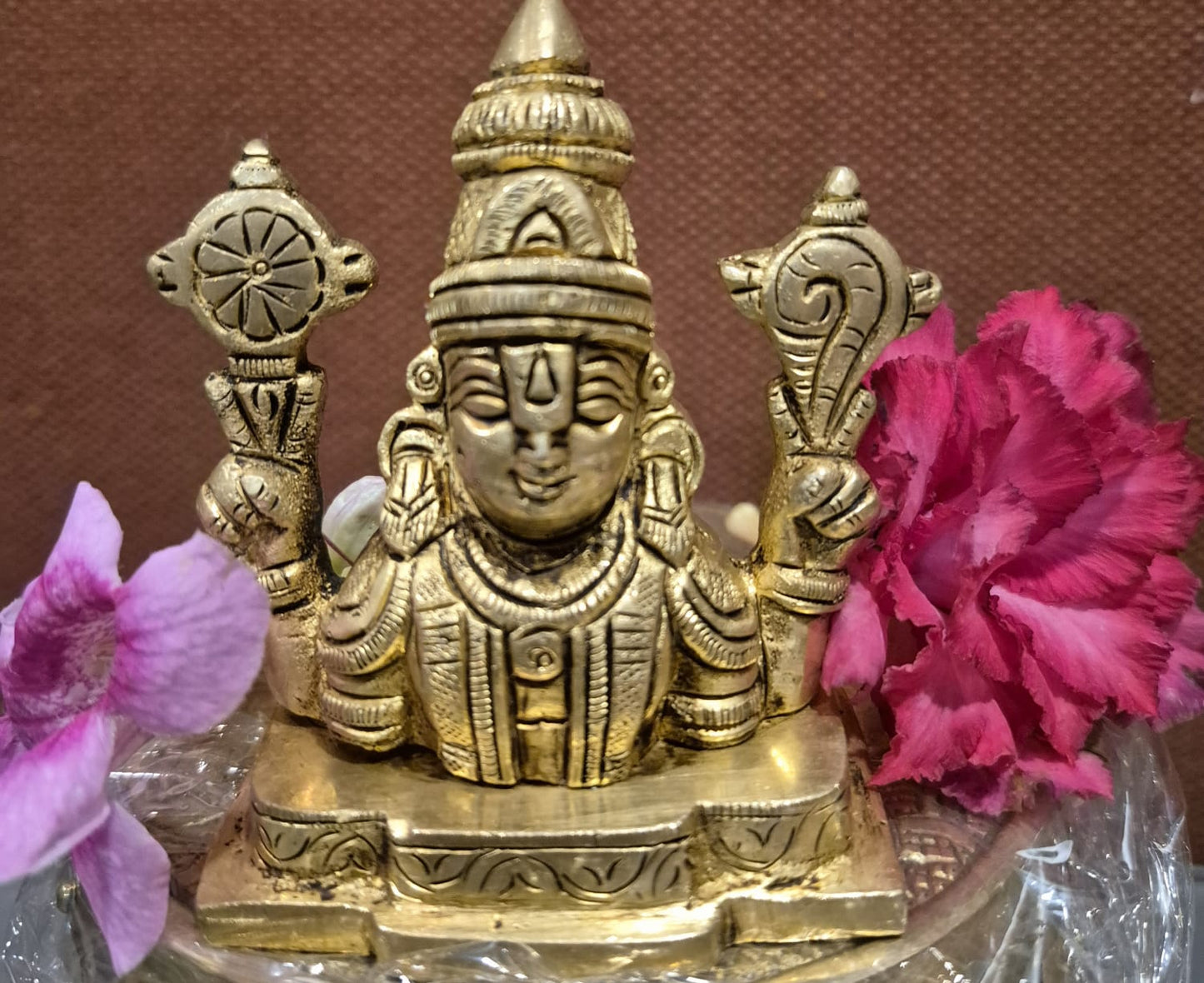 Perumal Brass wt 580gms ht3.5 iinch